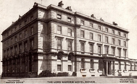 The Lord Warden Hotel c.1930.  The extension can be seen on the left (compare with the photo above).  The walkway has been removed and the old west entrance is now the main entrance to the hotel.