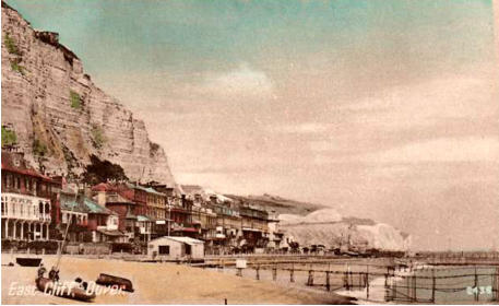 East Cliff c.1905. The house Lightoller rented is just above the white building on the beach. 